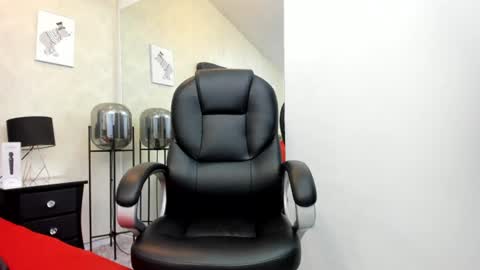 _johnson_alana online show from July 17, 12:01 pm