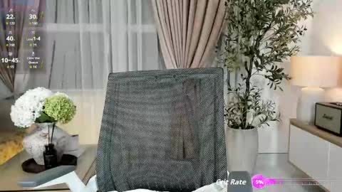 _joliie_ online show from April 25, 9:01 pm