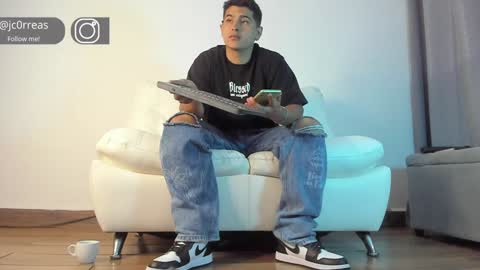 _juanes__ online show from January 15, 9:30 pm