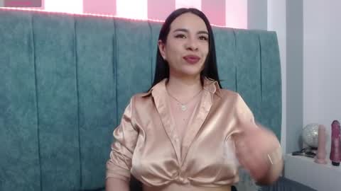 Snapshot of _julietaa chatting on December 5, 2:44 pm Julieta online show from December 5, 2:44 pm