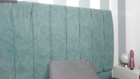 Snapshot of _julietaa chatting on December 15, 5:53 pm Julieta online show from December 15, 5:53 pm