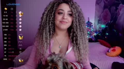 _just_a_queen_3 online show from December 14, 6:20 pm