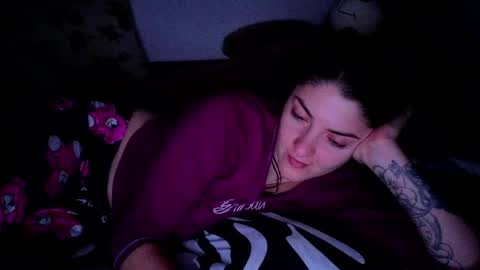 Snapshot of _just_a_simple_girl chatting on May 18, 1:56 am _just_a_simple_girl online show from May 18, 1:56 am