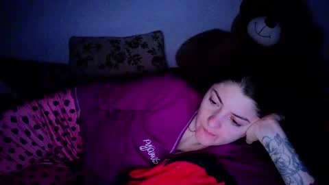 Snapshot of _just_a_simple_girl chatting on June 1, 2:02 am _just_a_simple_girl online show from June 1, 2:02 am