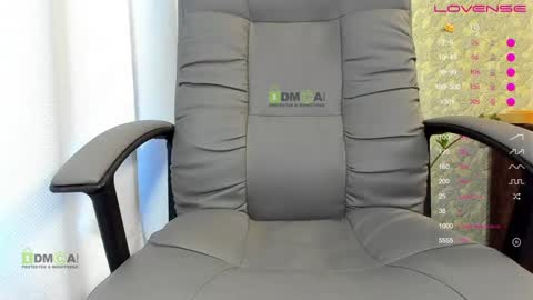 Snapshot of _justcallme_ chatting on December 22, 9:31 pm _justcallme_ online show from December 22, 9:31 pm