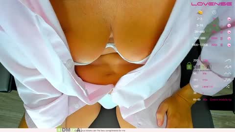 _justcallme_ online show from June 8, 12:49 pm