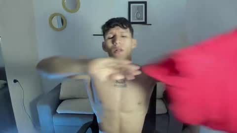 Snapshot of _justin_andrew1 chatting on January 6, 3:21 am justin online show from January 6, 3:21 am