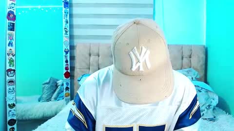 mod online show from February 9, 12:25 am