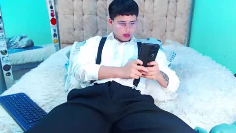 mod online show from February 20, 5:04 am