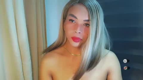 Snapshot of _karie_ chatting on May 7, 10:09 am _karie_ online show from May 7, 10:09 am