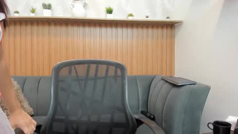 Snapshot of _karla_brunette_ chatting on October 31, 7:48 pm Amanda online show from October 31, 7:48 pm