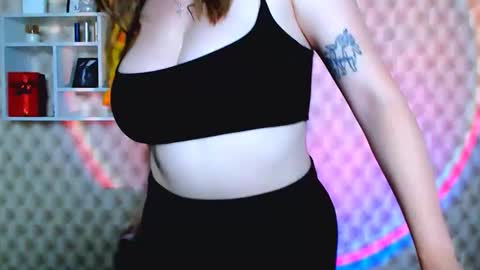 Snapshot of _kassiarayne_ chatting on May 27, 10:12 am Kassie online show from May 27, 10:12 am