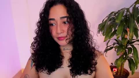 Snapshot of _kat_1 chatting on April 24, 9:28 pm online show from April 24, 9:28 pm