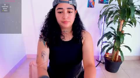 Snapshot of _kat_1 chatting on May 15, 2:13 pm online show from May 15, 2:13 pm