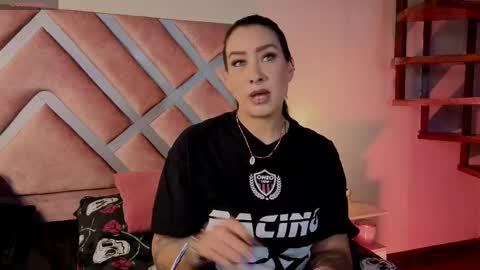 kelly online show from May 5, 12:35 pm