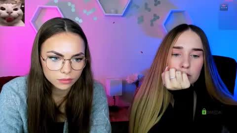 _kellykitten_ online show from December 2, 9:47 am