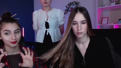 _kellykitten_ online show from March 13, 9:27 am