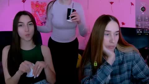 _kellykitten_ online show from April 27, 9:07 am
