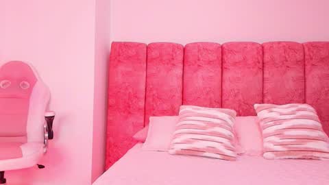 Kendall online show from November 7, 11:54 am