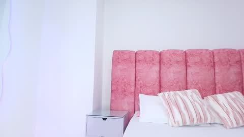 Kendall online show from November 13, 11:53 am