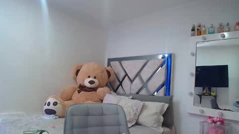  Dani  online show from November 25, 6:30 pm