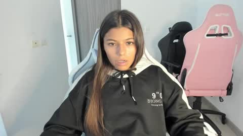 khloe sweet online show from December 22, 6:27 pm