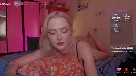 Snapshot of _kiki_pie chatting on August 7, 8:16 am Kiara 0100 - 0700 UTC almost every day online show from August 7, 8:16 am