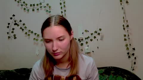 _kikiclark_ online show from November 13, 10:08 pm