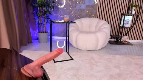 Kim online show from March 5, 4:03 pm