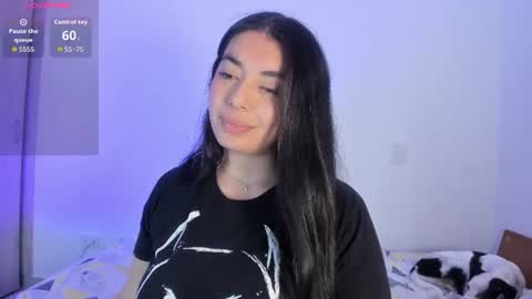 _kimtorres_1 online show from July 1, 5:02 pm