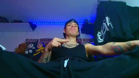 Snapshot of _kingshadows_ chatting on June 5, 8:03 pm SHADOW online show from June 5, 8:03 pm