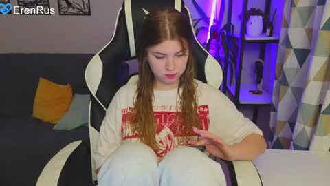 Molly   Emily online show from December 8, 2:09 pm