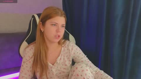 Molly   Emily online show from October 19, 9:32 am