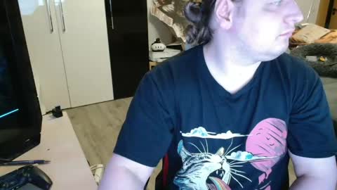 Snapshot of _kitsu_ chatting on May 31, 2:35 pm _kitsu_ online show from May 31, 2:35 pm