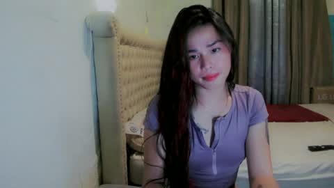 Snapshot of _kittieluxe chatting on June 18, 10:52 am _kittieluxe online show from June 18, 10:52 am