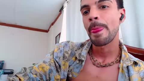 Snapshot of _kurt420 chatting on May 18, 8:03 pm KURT online show from May 18, 8:03 pm