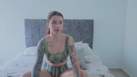 Snapshot of _kylie_miller1 chatting on April 15, 3:52 pm Kylie online show from April 15, 3:52 pm