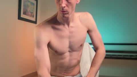 Snapshot of _l0l_ chatting on February 16, 8:32 am T-1000 online show from February 16, 8:32 am