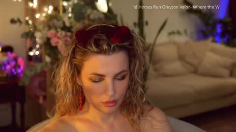 Snapshot of _lady__m_ chatting on April 30, 7:53 pm _lady__m_ online show from April 30, 7:53 pm
