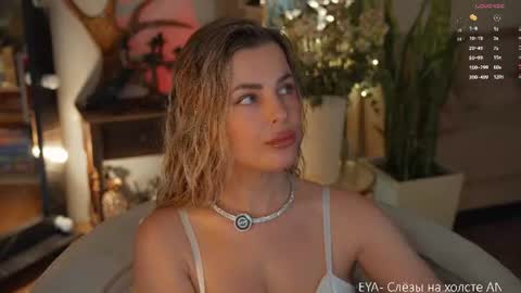 Snapshot of _lady__m_ chatting on June 15, 10:01 pm _lady__m_ online show from June 15, 10:01 pm