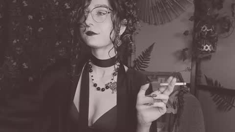 Snapshot of _lady_luna_ chatting on February 24, 12:41 am Lady Luna online show from February 24, 12:41 am