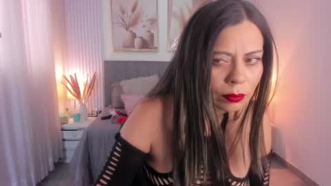 Snapshot of _lara1 chatting on July 16, 6:58 pm paulina online show from July 16, 6:58 pm