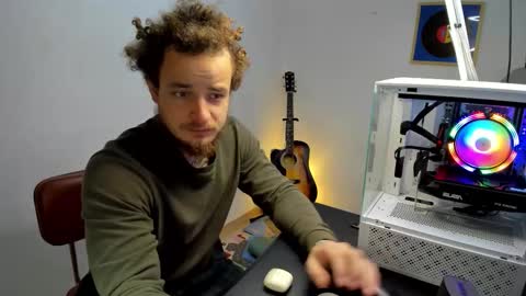 Snapshot of _layne chatting on December 22, 9:50 am Layne online show from December 22, 9:50 am