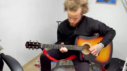 Snapshot of _layne chatting on December 22, 9:56 pm Layne online show from December 22, 9:56 pm