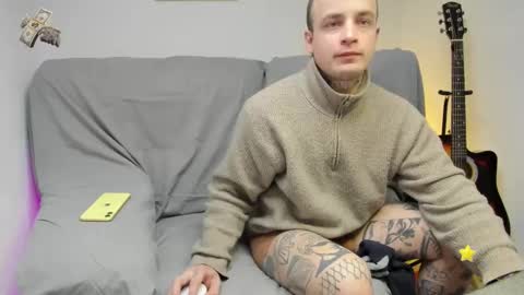 Snapshot of _layne chatting on February 11, 10:09 am Layne online show from February 11, 10:09 am