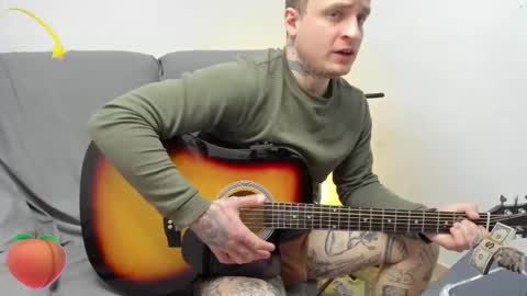 Snapshot of _layne chatting on February 19, 9:22 pm Layne online show from February 19, 9:22 pm