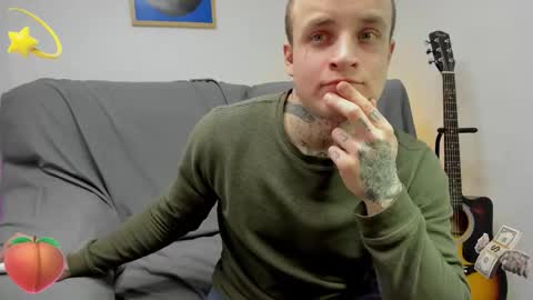 Snapshot of _layne chatting on February 20, 8:53 pm Layne online show from February 20, 8:53 pm