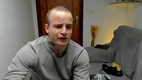 Layne online show from April 23, 9:19 am