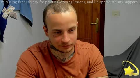 Snapshot of _layne chatting on June 6, 11:26 am Layne online show from June 6, 11:26 am