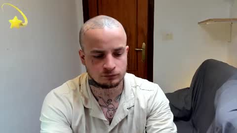 Snapshot of _layne chatting on June 28, 1:39 pm Layne online show from June 28, 1:39 pm